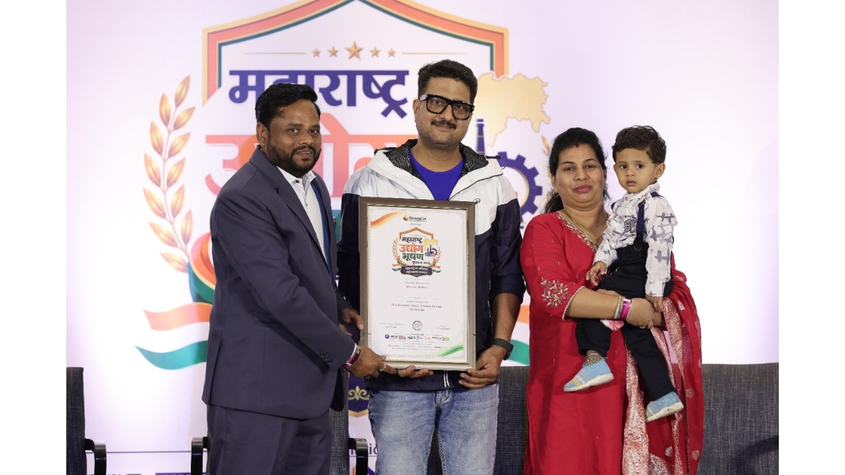 Mr. Nitin Subhashrao Shinde of Bluecare Services Honoured as Best Renewable Energy Solutions Provider of the Year